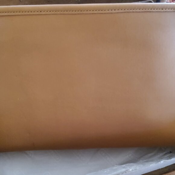 Never Used in Box with Tags 1999 Vintage Coach Sutton Zip 9814 in Camel - Picture 12 of 16